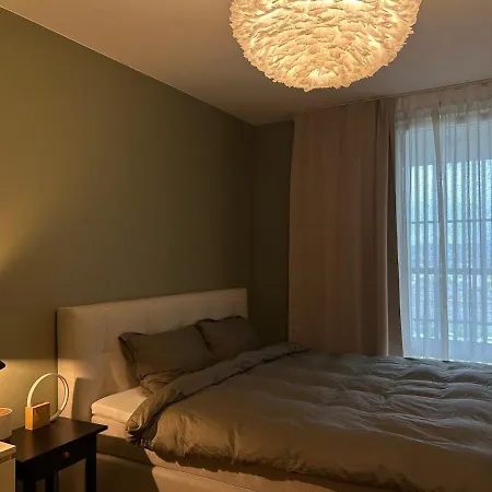 Top-floor Flat Near Ons شقة