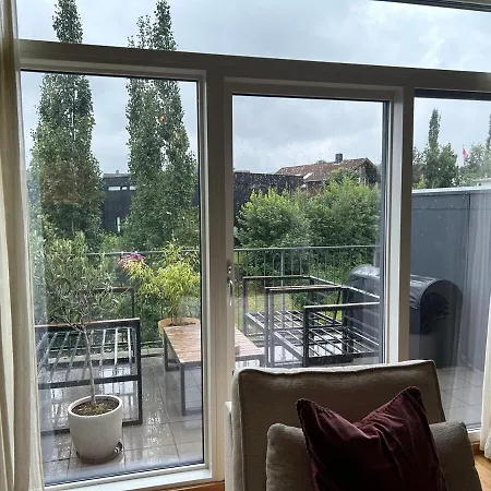 شقة Top-floor Flat Near Ons